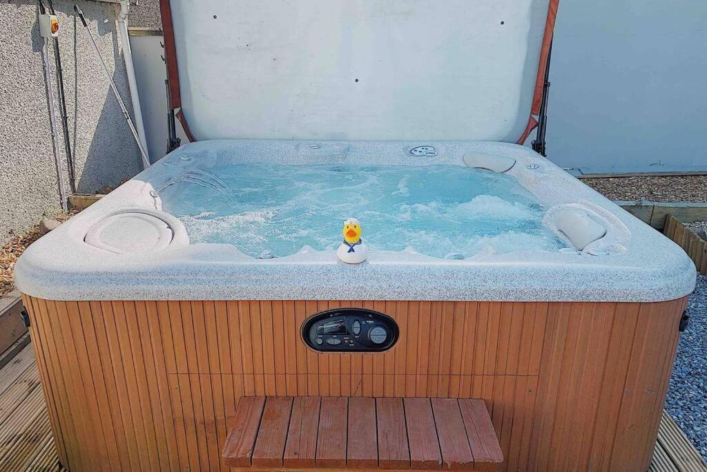 Highland Hottub Retreat, On Nc500 Villa Inverness Exteriör bild