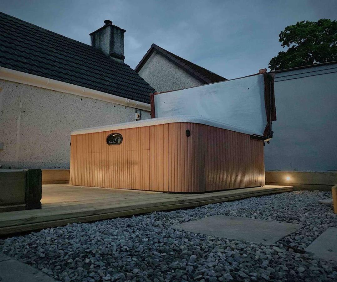 Highland Hottub Retreat, On Nc500 Villa Inverness Exteriör bild